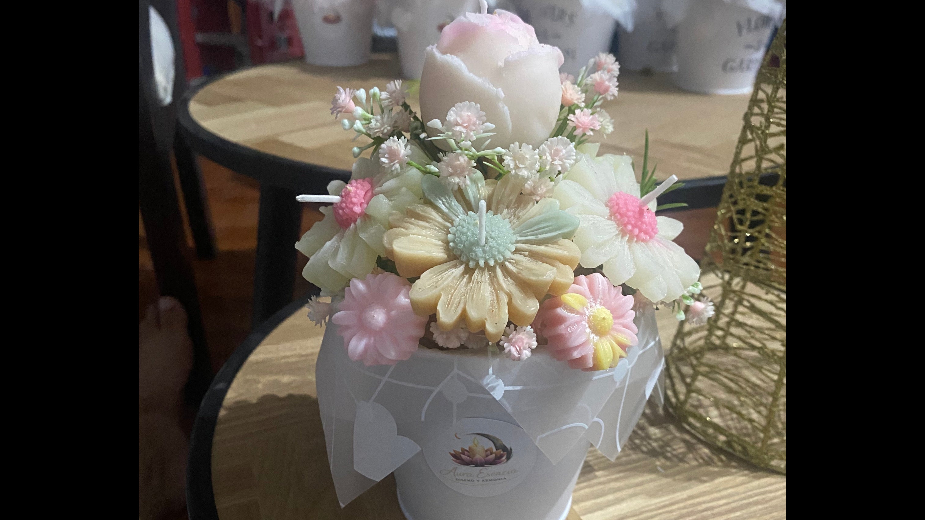 Ramo flores velas aromáticas